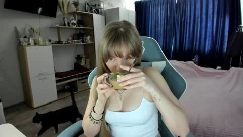 Lilia online show from April 2026 01:12:01 PM