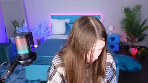 Lili Bakery online show from December 2025 02:16:01 AM