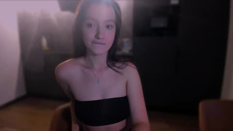 Snapshot of lililaluna chatting on December 2024 01:00:01 PM             ...  online show from December 2024 01:00:01 PM