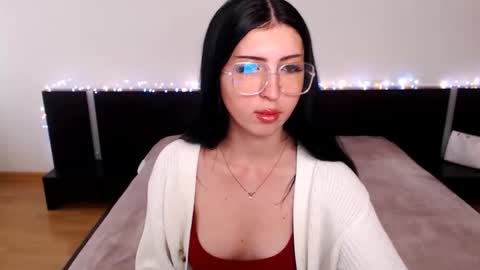 Lilit online show from October 2025 10:26:01 AM