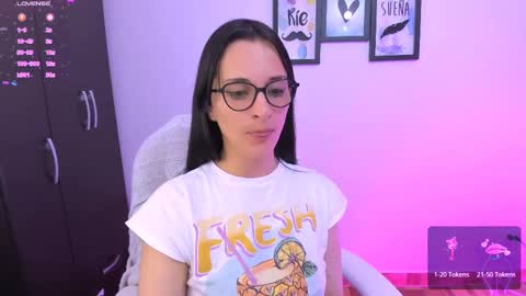 Snapshot of lilith01_ chatting on February 2025 09:43:02 PM Leidy online show from February 2025 09:43:02 PM