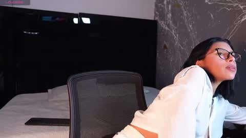 Lilith luxorr online show from November 2025 01:00:02 PM