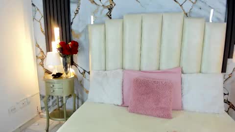 Lilith  online show from November 2025 05:06:01 AM