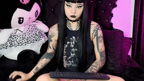   online show from November 2025 11:15:01 PM
