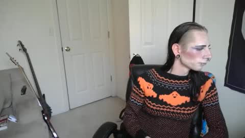 Snapshot of lilithqueen13 chatting on September 2025 05:46:02 PM lilithqueen13 online show from September 2025 05:46:02 PM