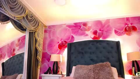 Lilith Snoop online show from November 2025 03:11:02 PM