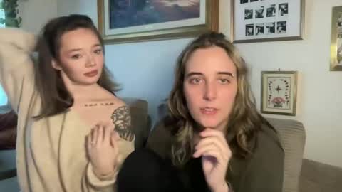 lilldaddysgirl online show from January 2026 06:02:02 PM