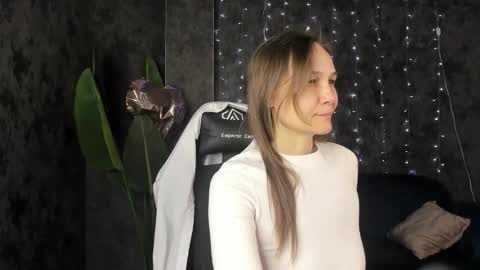 lillian_white1 online show from March 2026 01:00:02 AM