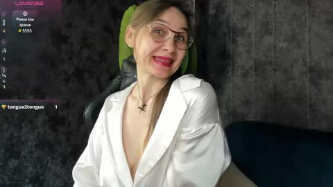 Snapshot of lillian_white1 chatting on April 2026 02:27:02 AM lillian_white1 online show from April 2026 02:27:02 AM