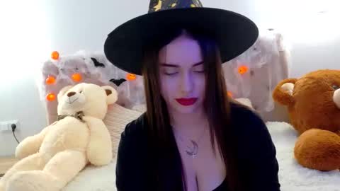 Snapshot of lilliana_moon chatting on October 2025 10:27:01 AM lilliana_moon online show from October 2025 10:27:01 AM