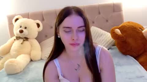 Snapshot of lilliana_moon chatting on November 2025 09:45:01 AM lilliana_moon online show from November 2025 09:45:01 AM