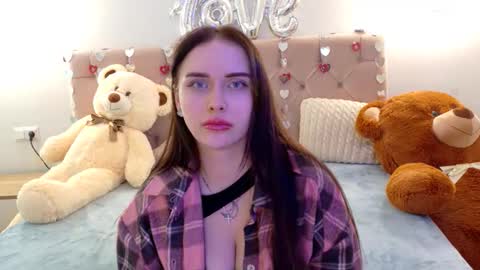 Snapshot of lilliana_moon chatting on February 2026 09:43:02 AM lilliana_moon online show from February 2026 09:43:02 AM