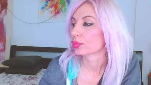 Lara online show from February 2025 12:24:01 AM