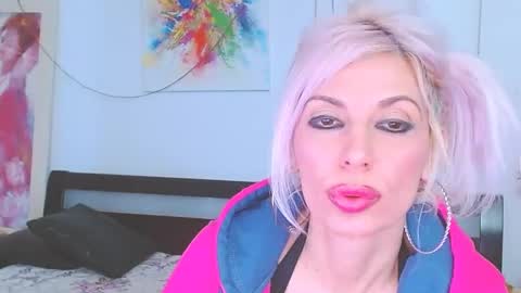 Lara online show from February 2025 02:37:02 AM