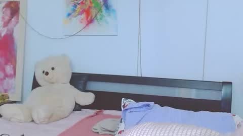 Lara online show from February 2026 01:02:01 AM