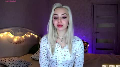 LilliMoore online show from May 2026 11:44:02 PM