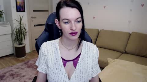 Snapshot of lilliyves chatting on May 2026 07:37:02 PM lilliyves online show from May 2026 07:37:02 PM