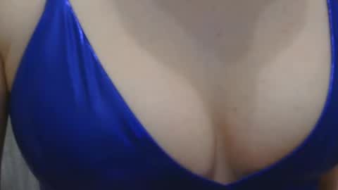 Lilu online show from December 2025 10:15:01 PM