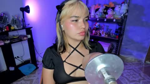 Lilly  online show from October 2025 03:28:02 AM