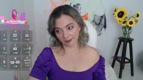 Snapshot of lilly_milf chatting on October 2025 02:18:02 PM Lilly online show from October 2025 02:18:02 PM