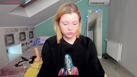 Lilly Depp online show from December 2024 01:44:01 PM