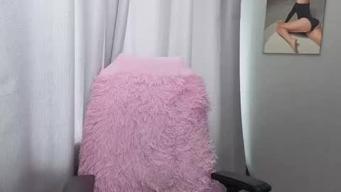 LillyFan X online show from April 2026 07:45:01 AM