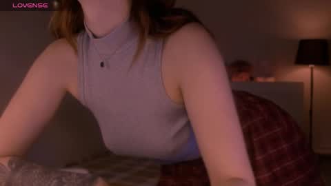 Snapshot of lillyfarey chatting on September 2025 04:19:02 PM LillyFarey online show from September 2025 04:19:02 PM