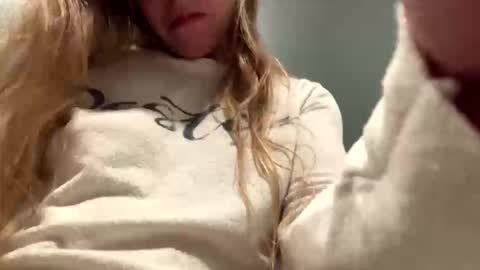 Snapshot of lilmermaidmama chatting on November 2025 03:17:01 AM lilmermaidmama online show from November 2025 03:17:01 AM