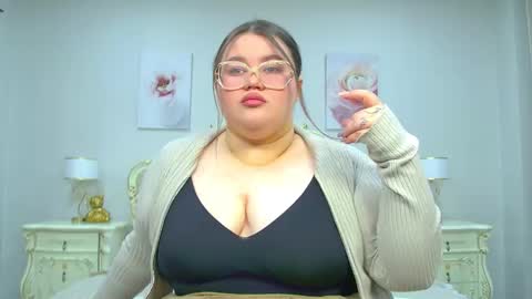 LiloLewins online show from January 2025 06:54:01 AM