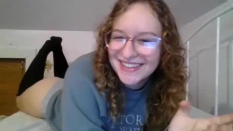 Snapshot of lilpies chatting on December 2024 05:08:01 PM LilPies  online show from December 2024 05:08:01 PM