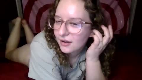 Snapshot of lilpies chatting on February 2025 04:32:02 AM LilPies  online show from February 2025 04:32:02 AM