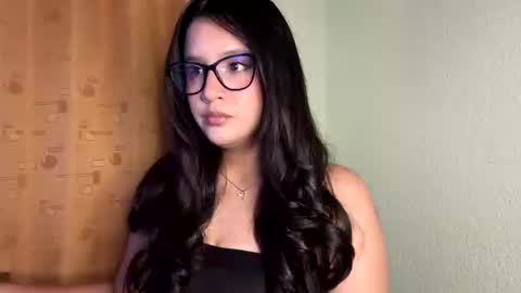 lilprincessxoxo_ online show from January 2025 02:32:01 AM