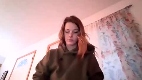 Snapshot of lilsirenluna chatting on February 2026 12:01:01 AM Luna online show from February 2026 12:01:01 AM