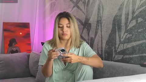 Lily online show from December 2024 07:26:02 AM