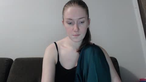 Snapshot of lily_love_x chatting on April 2026 11:38:01 PM lily_love_x online show from April 2026 11:38:01 PM
