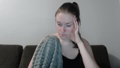 Snapshot of lily_love_x chatting on April 2026 11:00:02 PM lily_love_x online show from April 2026 11:00:02 PM