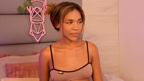 Lily Miiller online show from November 2025 07:48:02 PM