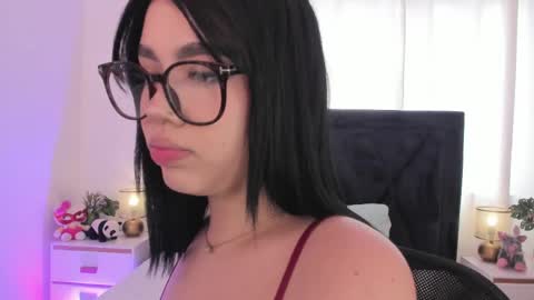 Snapshot of lily_woodz chatting on June 2026 07:04:02 PM LilyWoodz online show from June 2026 07:04:02 PM