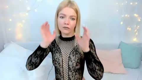 lilydavisss online show from April 2026 03:04:02 AM