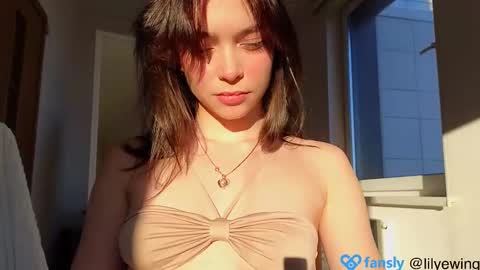 Snapshot of lilyewing_ chatting on February 2025 01:30:01 PM Lily online show from February 2025 01:30:01 PM