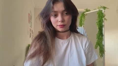Snapshot of lilyewing_ chatting on September 2025 03:23:01 PM Lily online show from September 2025 03:23:01 PM