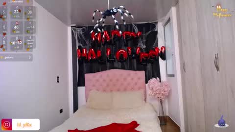 lilyfox23 online show from October 2025 01:46:02 PM