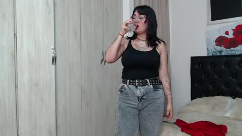 lilyfox23 online show from April 2026 12:41:01 PM