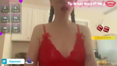Snapshot of lilygracexoxo chatting on May 2026 01:55:01 AM Lily Grace online show from May 2026 01:55:01 AM