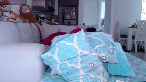 Lily.. online show from February 2025 04:52:01 PM