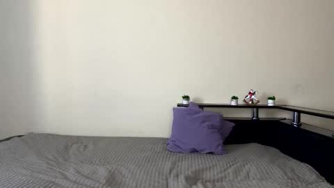 Snapshot of lilykissyou00 chatting on January 2026 05:44:01 AM Lily and Liam online show from January 2026 05:44:01 AM