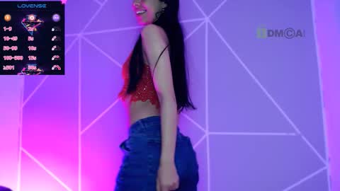 Snapshot of lilylouisee_ chatting on September 2025 12:33:02 AM Liliana louise online show from September 2025 12:33:02 AM