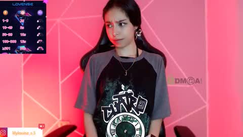 Snapshot of lilylouisee_ chatting on November 2025 04:40:01 PM Liliana louise online show from November 2025 04:40:01 PM