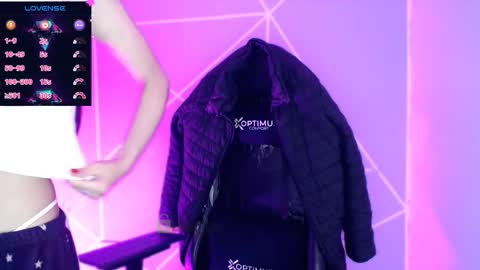 Snapshot of lilylouisee_ chatting on December 2025 08:59:02 PM Liliana louise online show from December 2025 08:59:02 PM