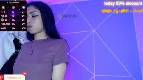 Snapshot of lilylouisee_ chatting on December 2025 08:29:01 PM Liliana louise online show from December 2025 08:29:01 PM